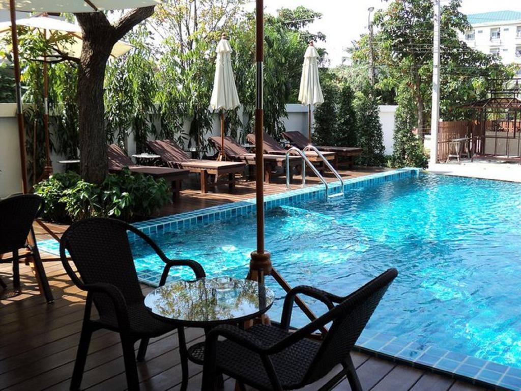 Suvarnabhumi Suite Hotel Bangkok Exteriör bild